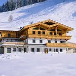 Beim Lois Edelweiss - By Alpenluxus Collection *