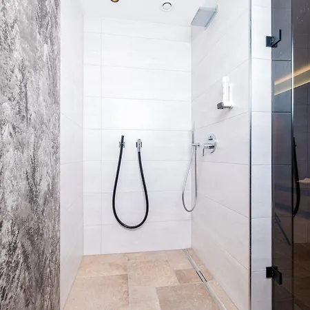 Beim Lois Edelweiss - Alpenluxus Collection *